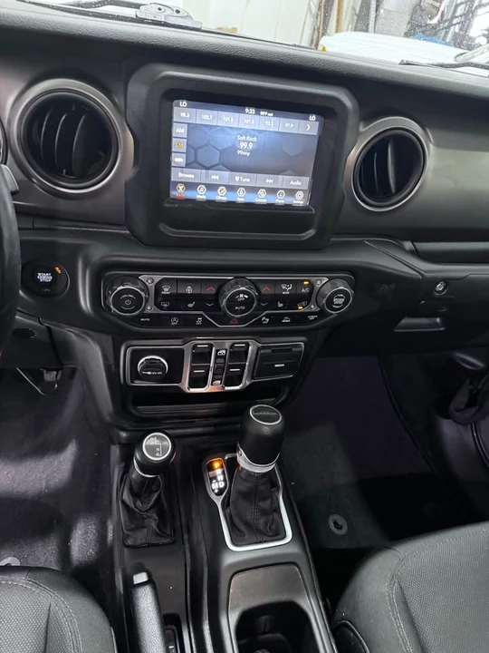 2020 Jeep JT Gladiator - Image 5 of 13