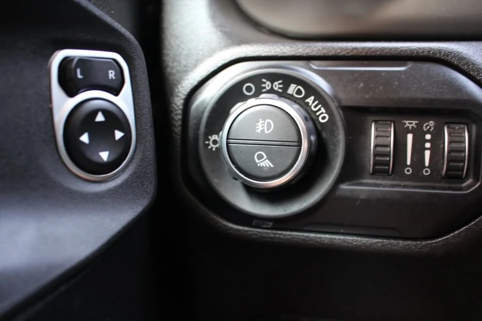 2020 Jeep JT Gladiator - Image 19 of 20