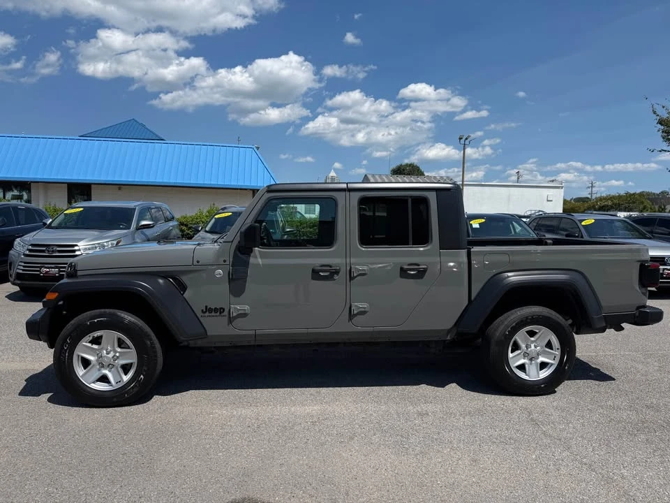 2020 Jeep JT Gladiator - Image 2 of 15