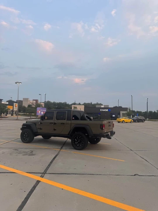 2020 Jeep JT Gladiator - Image 8 of 14