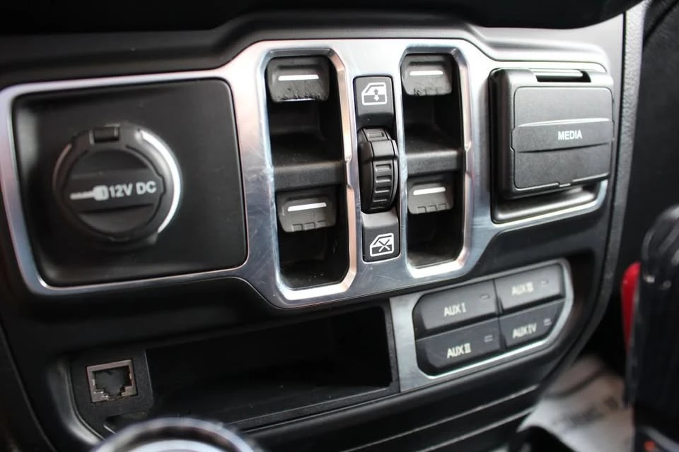 2020 Jeep JT Gladiator - Image 18 of 20