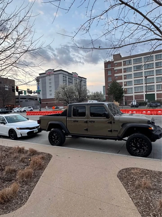 2020 Jeep JT Gladiator - Image 12 of 14