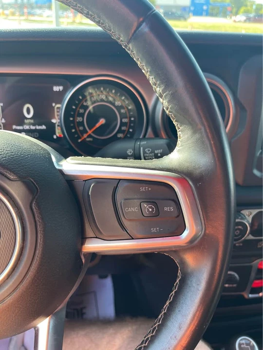 2020 Jeep JT Gladiator - Image 14 of 20