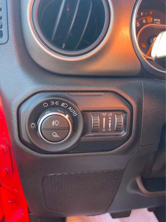 2020 Jeep JT Gladiator - Image 12 of 20