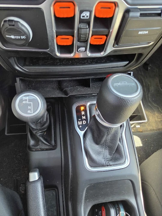 2020 Jeep JT Gladiator - Image 14 of 20