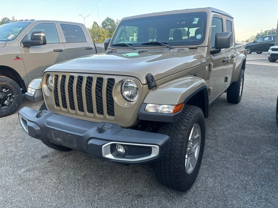 2020 Jeep JT Gladiator - Image 2 of 11