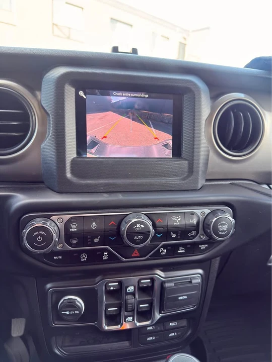 2020 Jeep JT Gladiator - Image 15 of 16