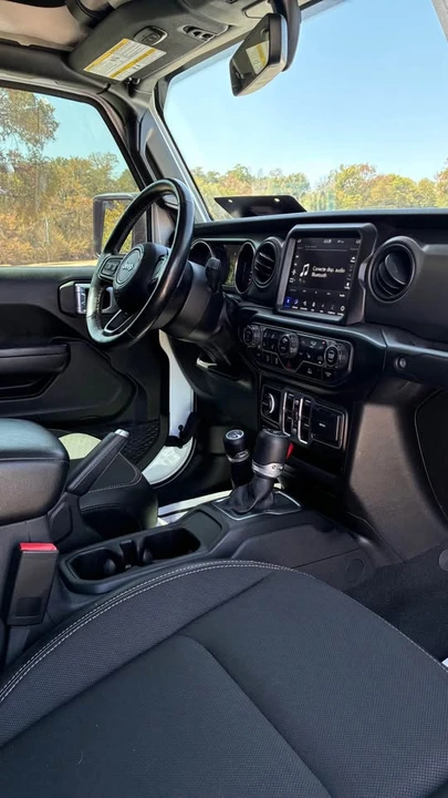 2020 Jeep JT Gladiator - Image 2 of 11