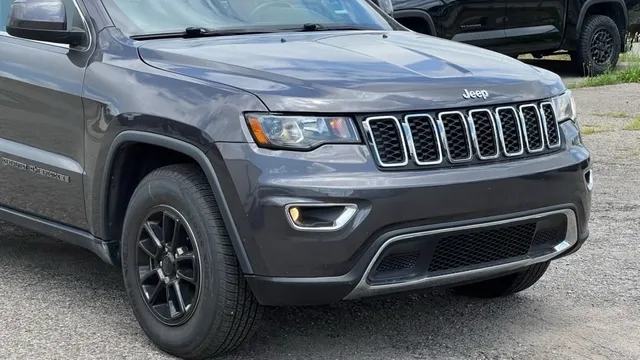 2020 Jeep Grand Cherokee Laredo