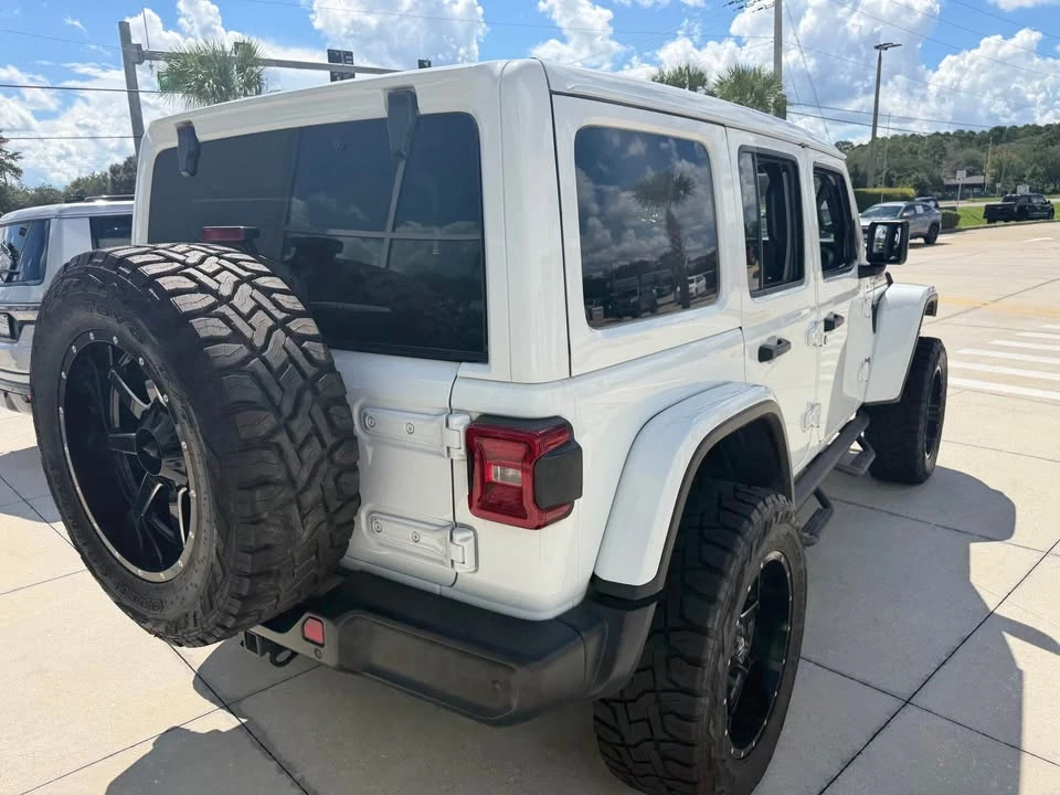 2020 Jeep JL Wrangler - Image 7 of 13