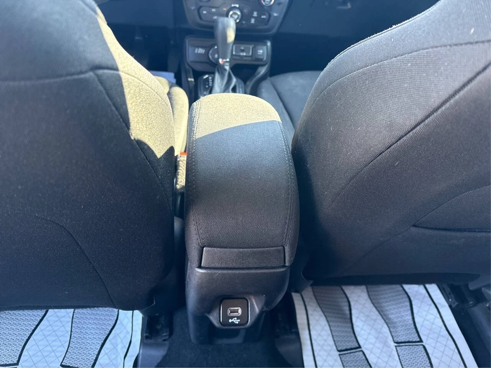 2020 Jeep Renegade - Image 20 of 21