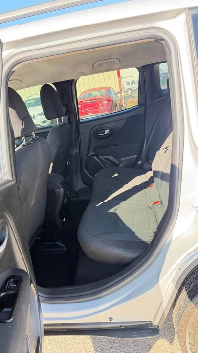 2020 Jeep Renegade - Image 6 of 10