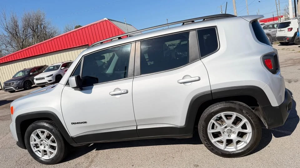 2020 Jeep Renegade - Image 3 of 10