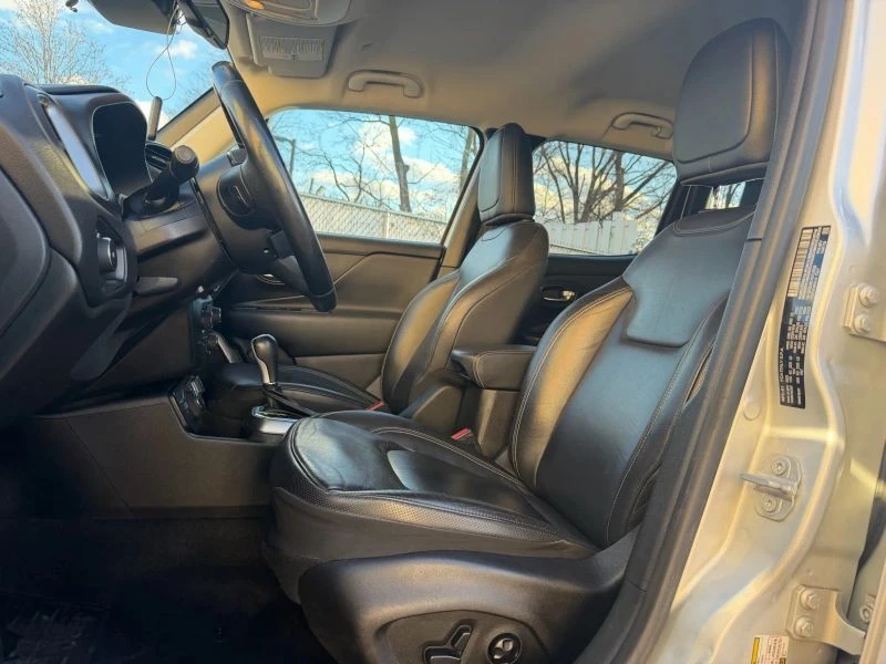 2020 Jeep Renegade - Image 11 of 12