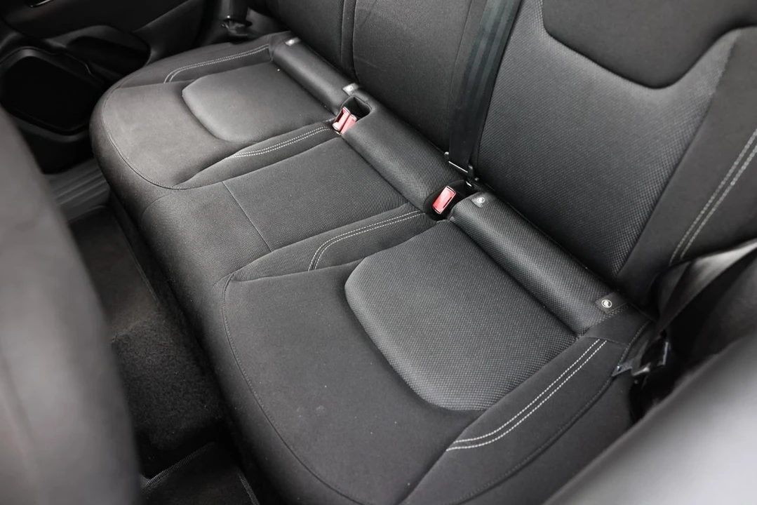 2020 Jeep Renegade - Image 10 of 21