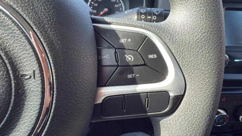 2020 Jeep Renegade - Image 11 of 12