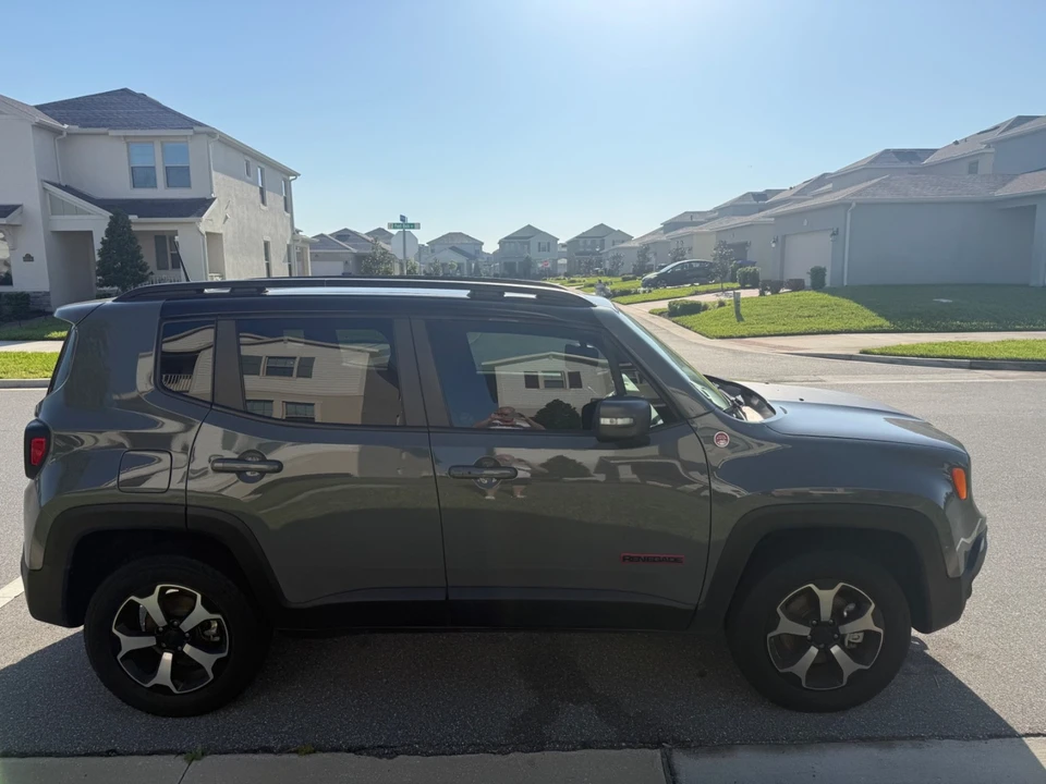 2020 Jeep Renegade - Image 2 of 11
