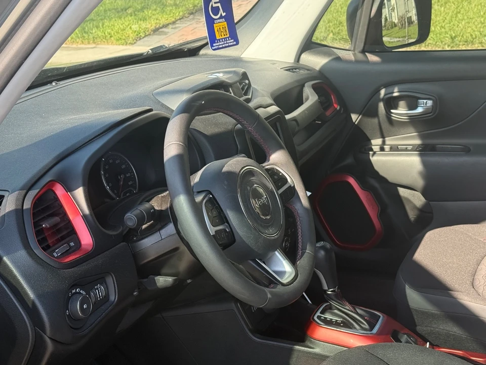 2020 Jeep Renegade - Image 8 of 11