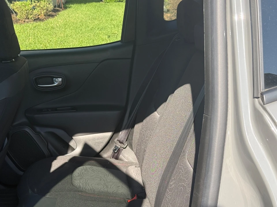 2020 Jeep Renegade - Image 10 of 11