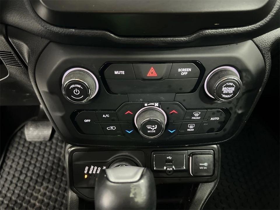 2020 Jeep Renegade - Image 16 of 21