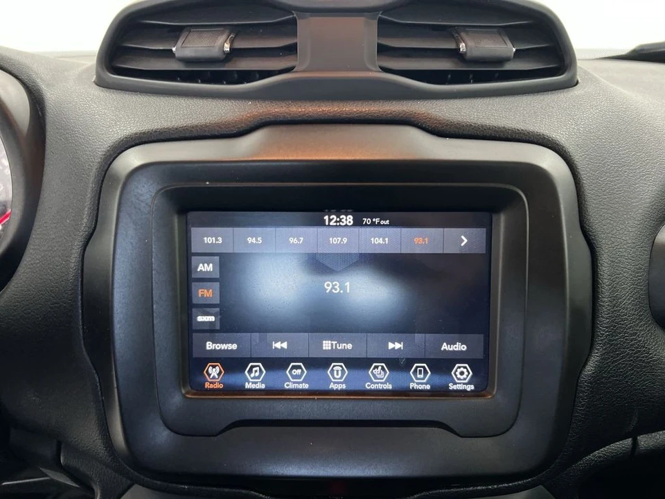 2020 Jeep Renegade - Image 12 of 21