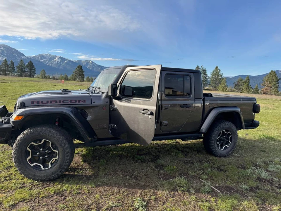 2020 Jeep JT Gladiator - Image 2 of 3