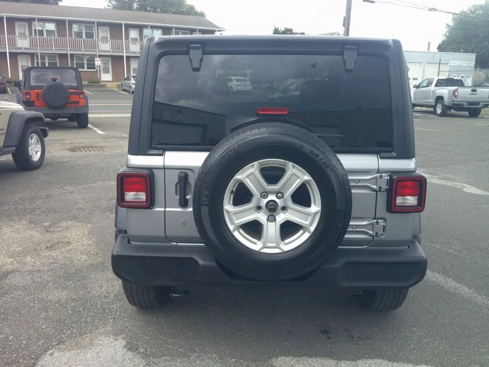 2020 Jeep JL Wrangler - Image 5 of 17