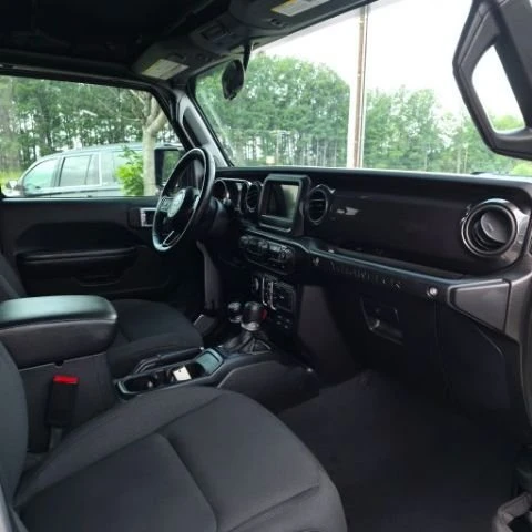 2020 Jeep JL Wrangler - Image 17 of 20