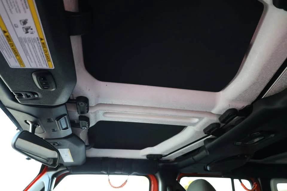 2020 Jeep JL Wrangler - Image 18 of 20