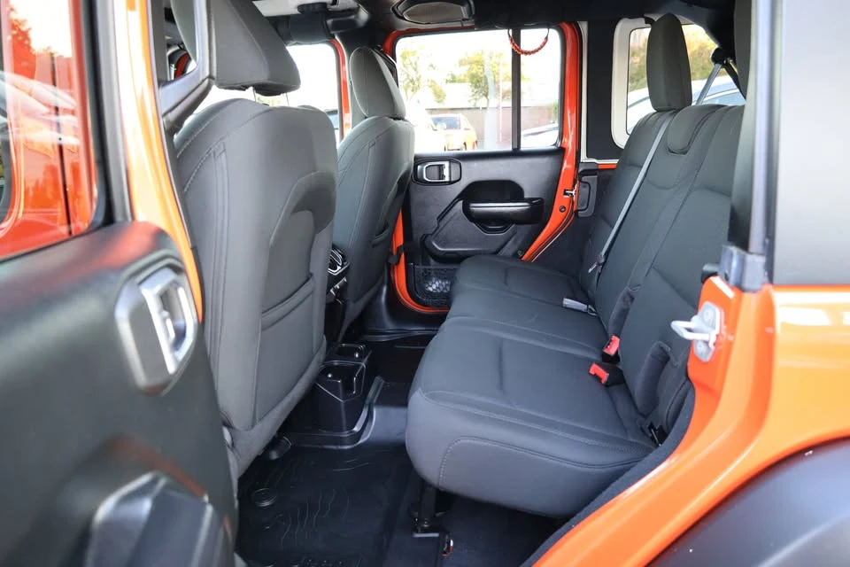 2020 Jeep JL Wrangler - Image 9 of 20