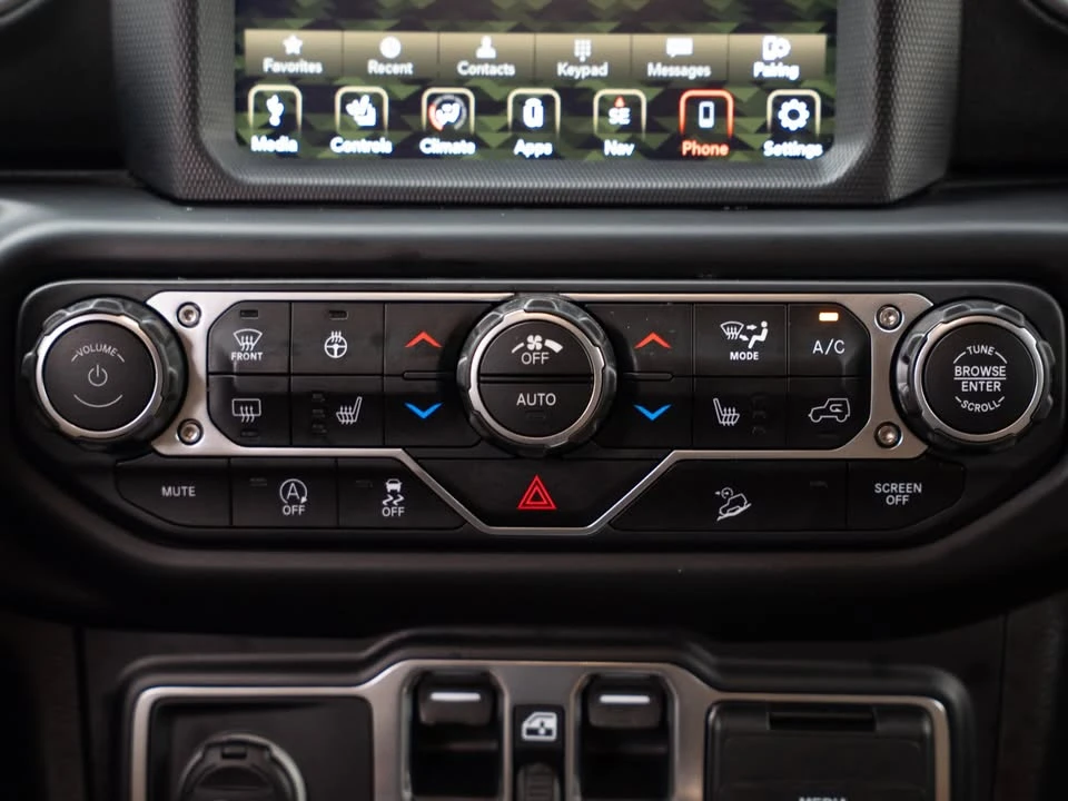 2020 Jeep JL Wrangler - Image 17 of 20