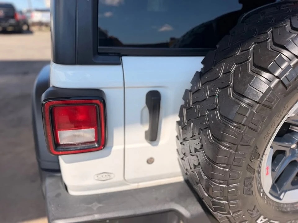 2020 Jeep JL Wrangler - Image 10 of 20