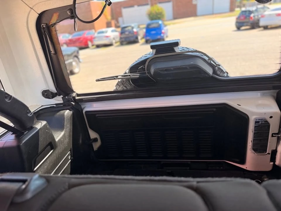 2020 Jeep JL Wrangler - Image 14 of 20