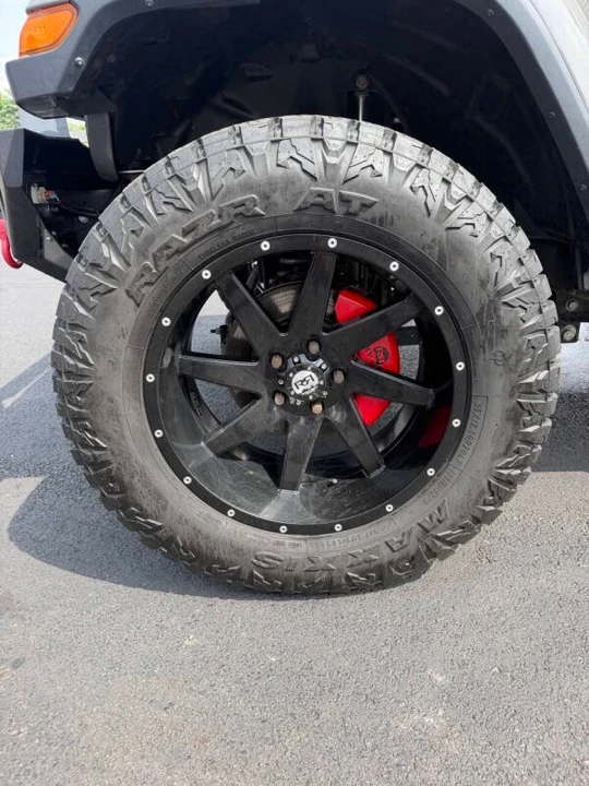 2020 Jeep JL Wrangler - Image 18 of 19