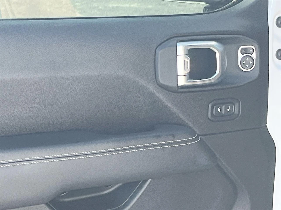 2020 Jeep JL Wrangler - Image 18 of 31