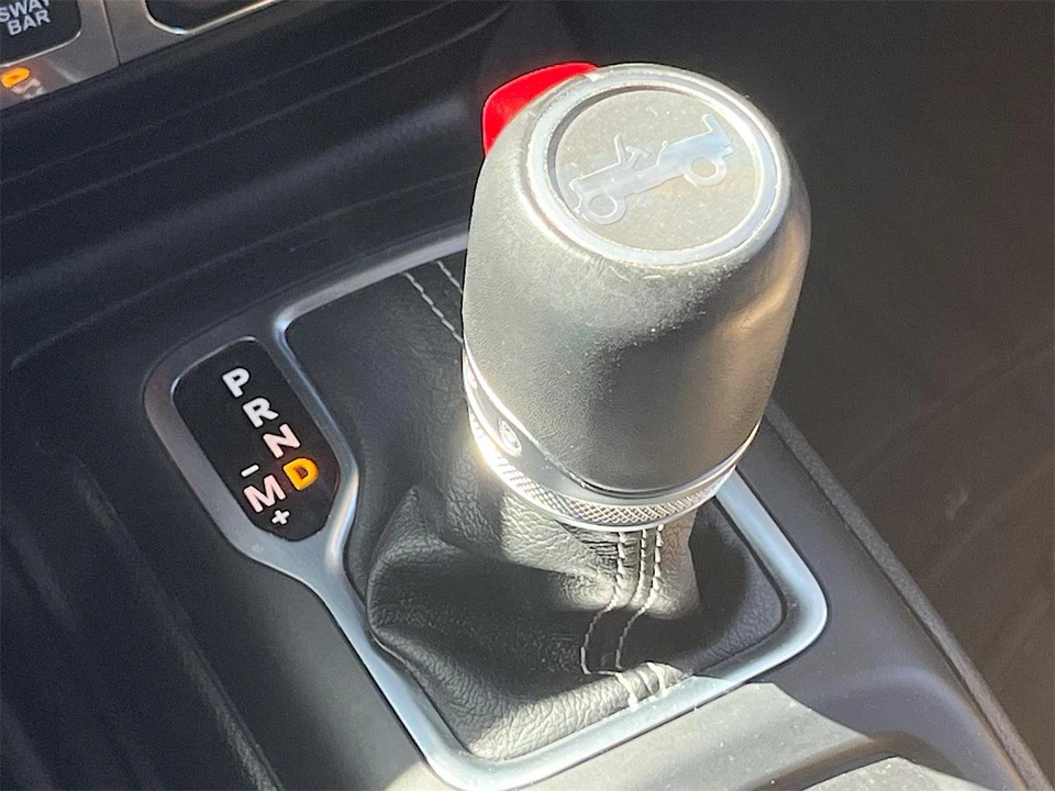2020 Jeep JL Wrangler - Image 17 of 31