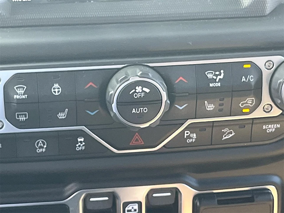 2020 Jeep JL Wrangler - Image 16 of 31
