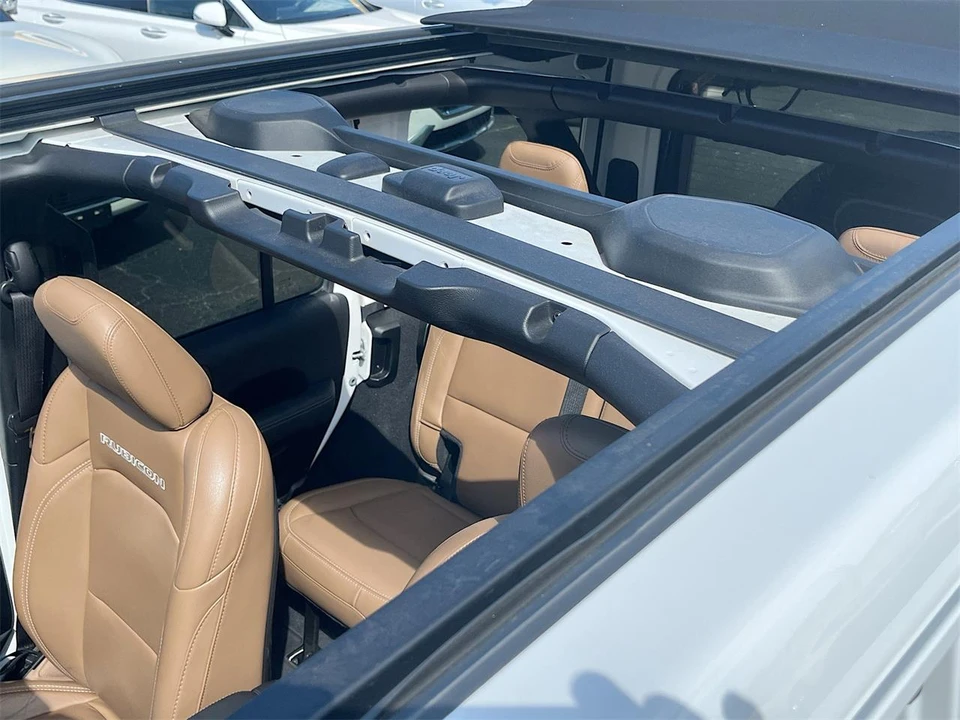 2020 Jeep JL Wrangler - Image 21 of 31