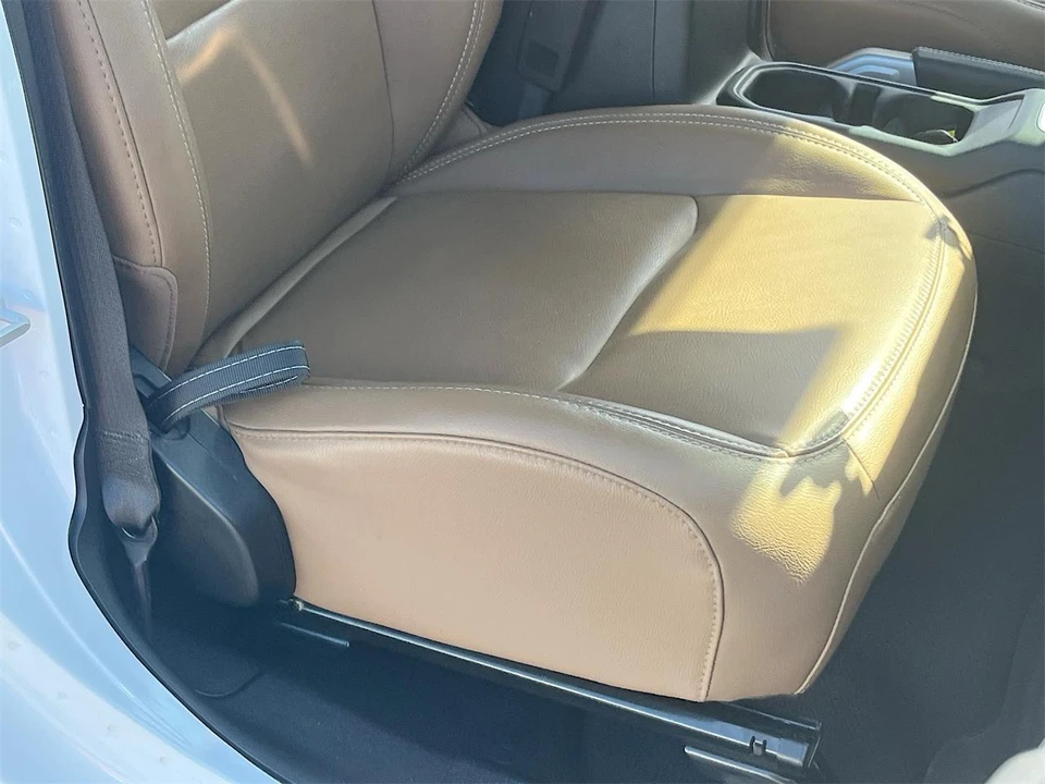 2020 Jeep JL Wrangler - Image 23 of 31