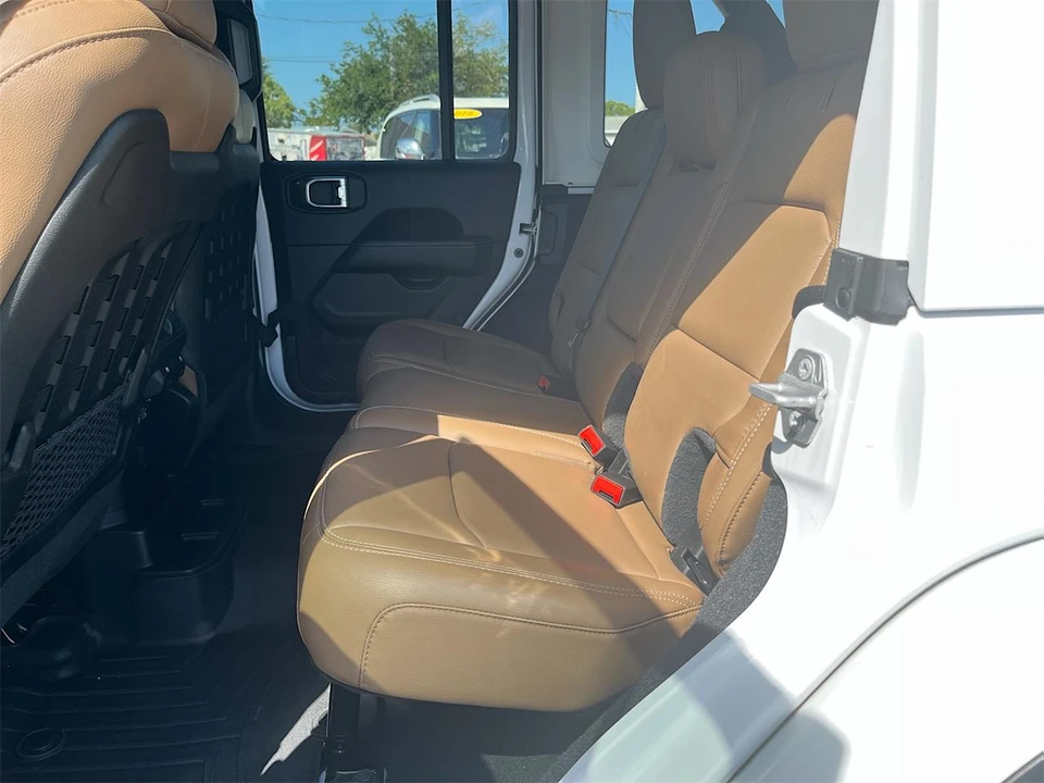 2020 Jeep JL Wrangler - Image 24 of 31