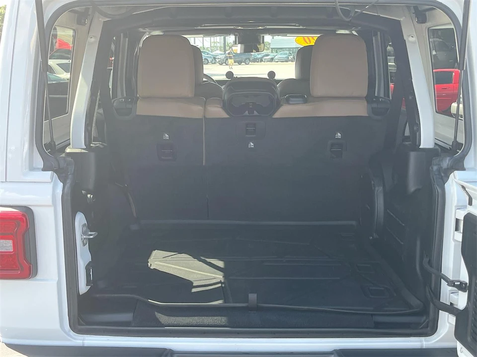 2020 Jeep JL Wrangler - Image 27 of 31
