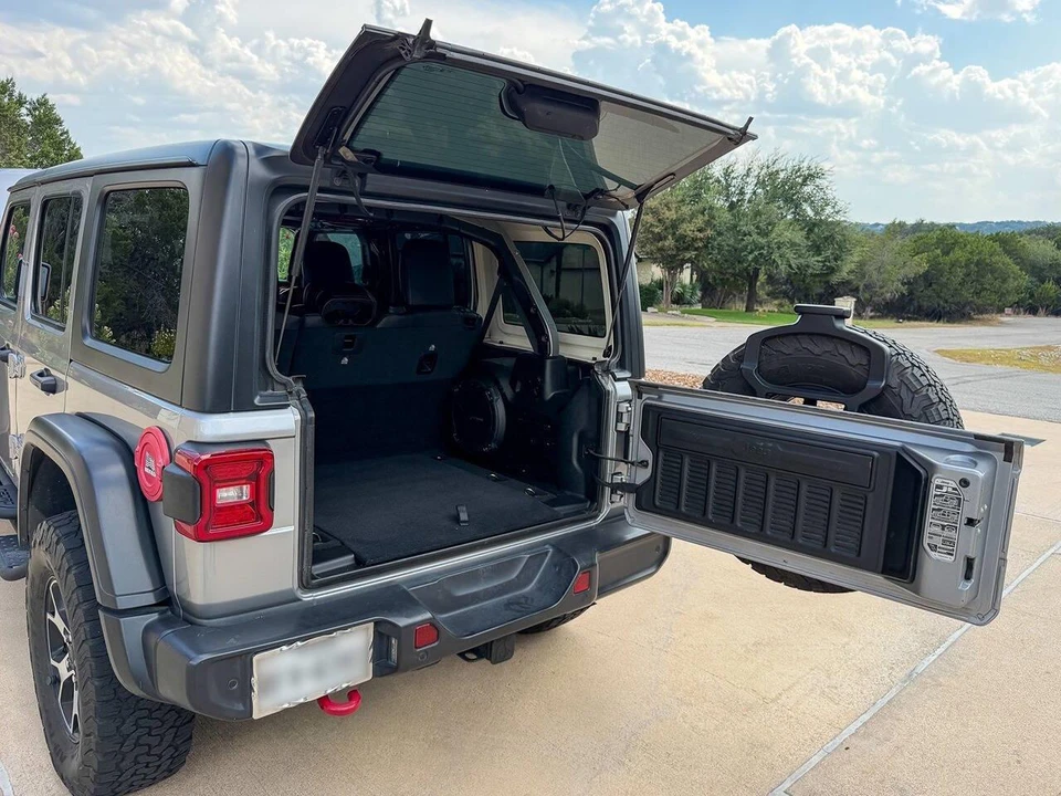 2020 Jeep JL Wrangler - Image 26 of 31