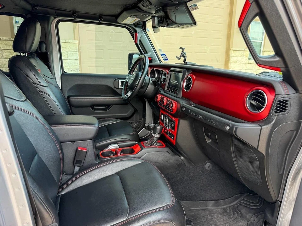 2020 Jeep JL Wrangler - Image 28 of 31