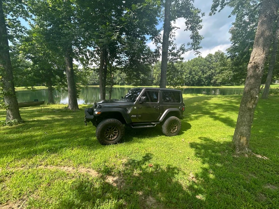 2020 Jeep JL Wrangler - Image 6 of 8