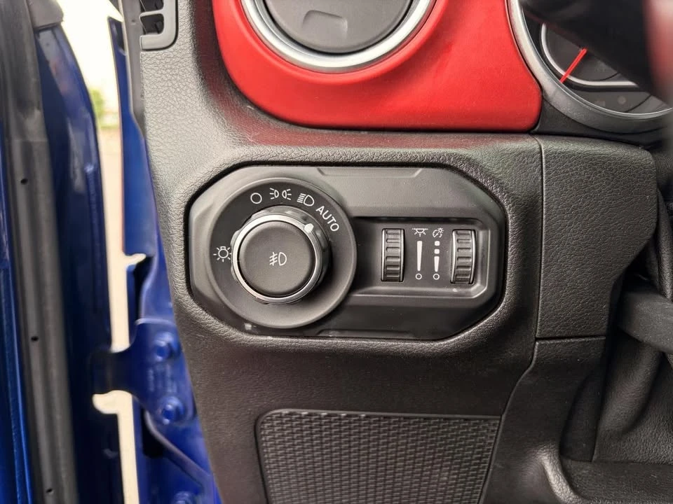 2020 Jeep JL Wrangler - Image 18 of 20
