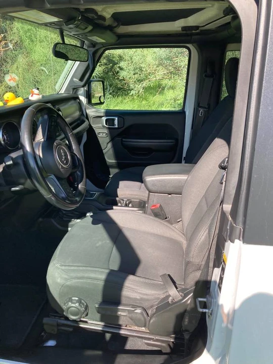 2020 Jeep JL Wrangler - Image 3 of 4