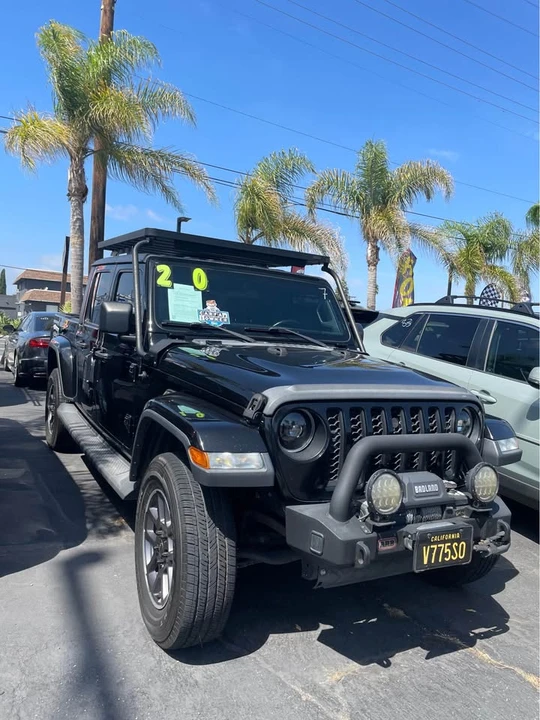 2020 Jeep JL Wrangler - Image 3 of 3