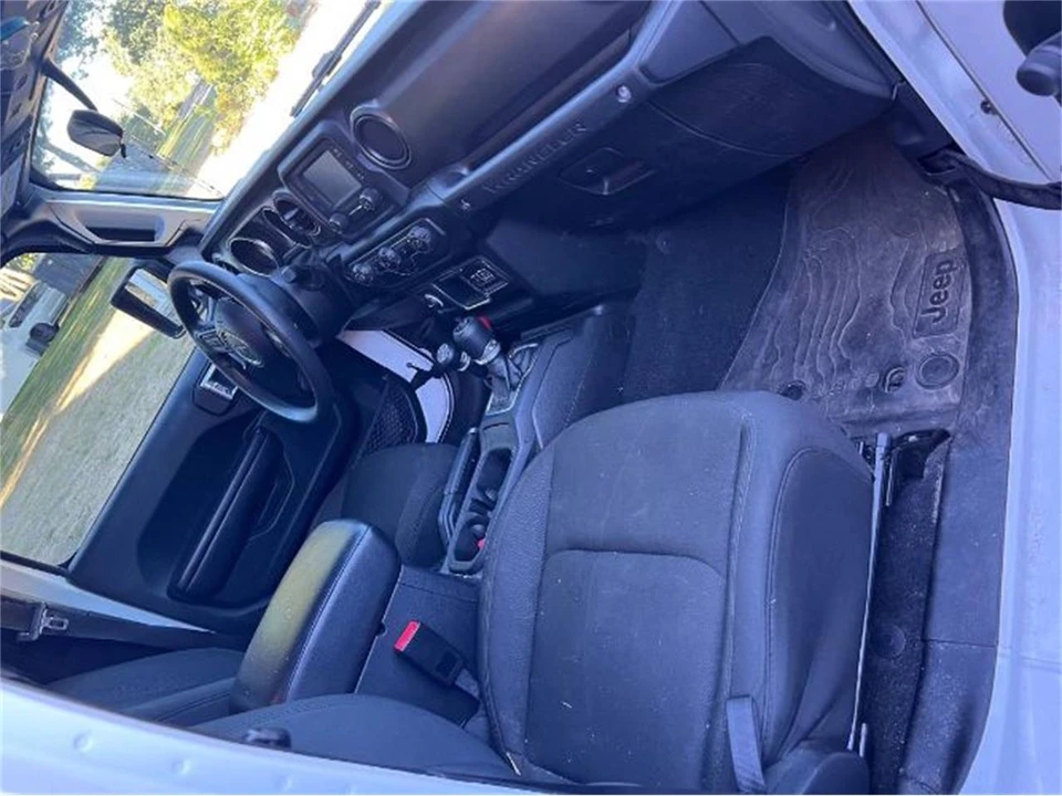 2020 Jeep JL Wrangler - Image 5 of 9