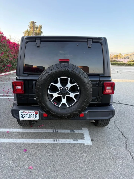 2020 Jeep JL Wrangler - Image 6 of 15