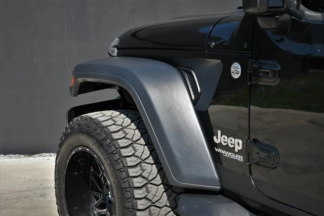 2020 Jeep JL Wrangler - Image 14 of 31